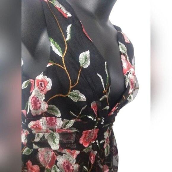 Aqua Luxe Embroidered Floral Mini dress - Picture 3 of 10